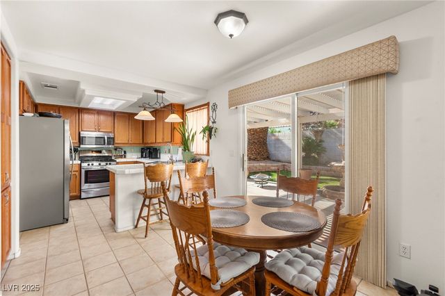 9522 Arrowhead Falls Court, Las Vegas, NV 89148