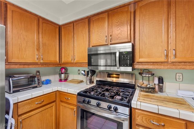 9522 Arrowhead Falls Court, Las Vegas, NV 89148