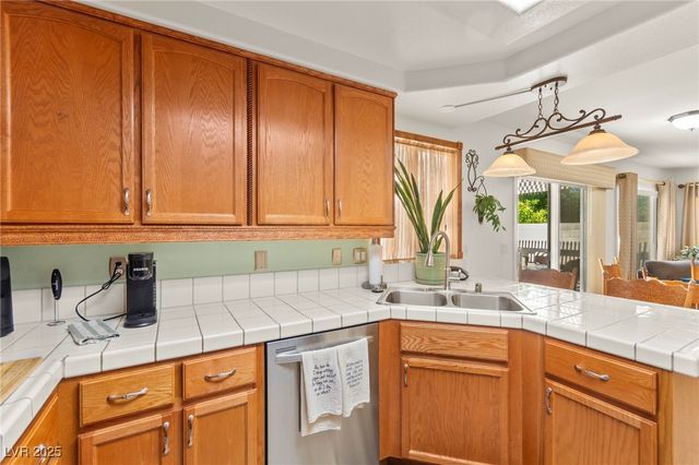 9522 Arrowhead Falls Court, Las Vegas, NV 89148