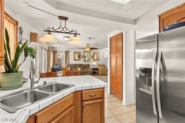 9522 Arrowhead Falls Court, Las Vegas, NV 89148