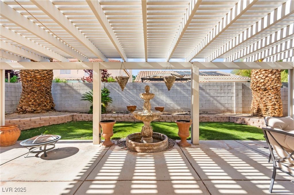 9522 Arrowhead Falls Court, Las Vegas, NV 89148