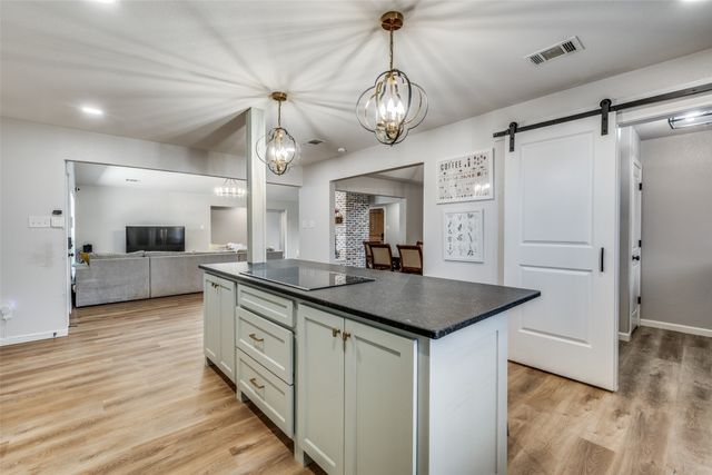 4302 Kingswick Drive, Arlington, TX 76016