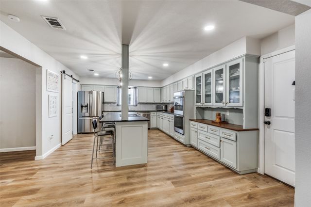 4302 Kingswick Drive, Arlington, TX 76016