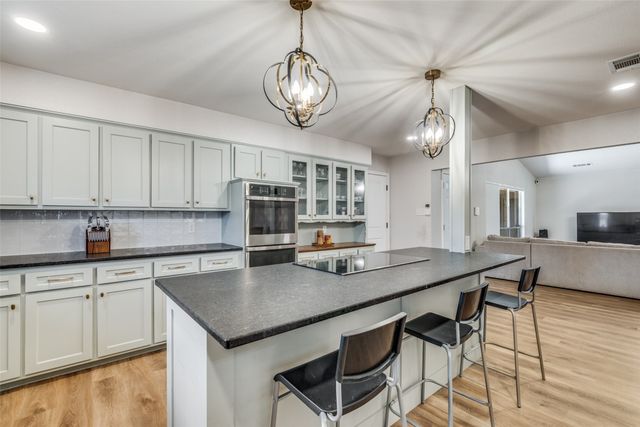 4302 Kingswick Drive, Arlington, TX 76016