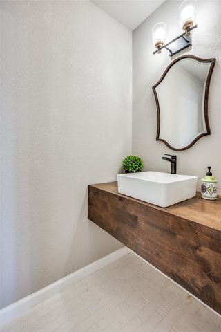 4302 Kingswick Drive, Arlington, TX 76016