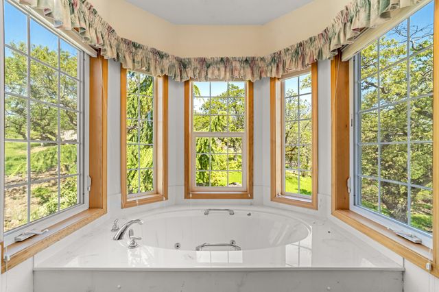 3524 Willow Springs Road, Central Point, OR 97502