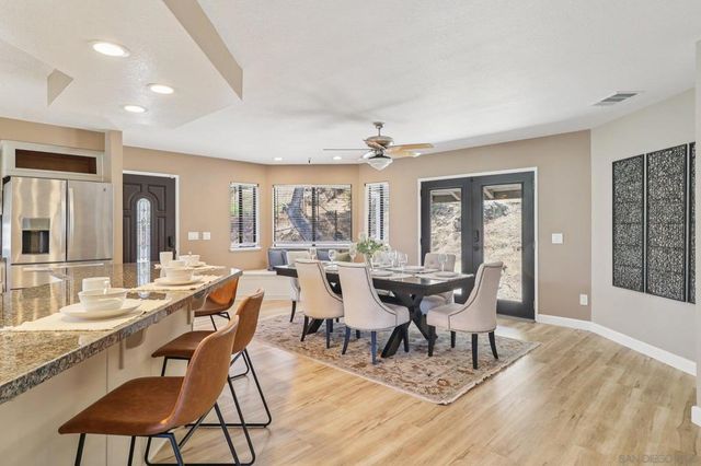 11810 Hi Ridge Rd, Lakeside, CA 92040