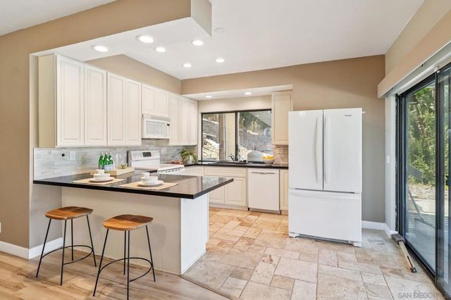 11810 Hi Ridge Rd, Lakeside, CA 92040