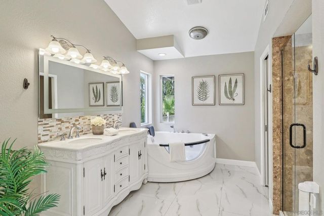 11810 Hi Ridge Rd, Lakeside, CA 92040