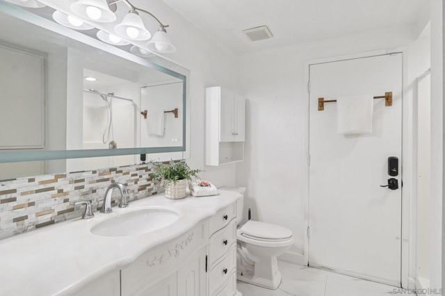 11810 Hi Ridge Rd, Lakeside, CA 92040