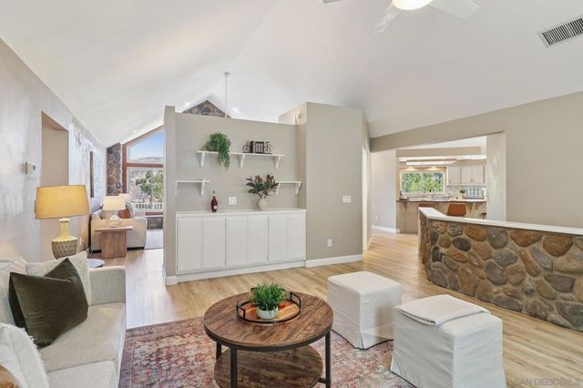 11810 Hi Ridge Rd, Lakeside, CA 92040