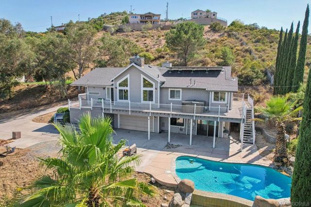 11810 Hi Ridge Rd, Lakeside, CA 92040