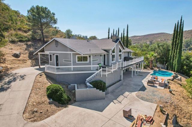 11810 Hi Ridge Rd, Lakeside, CA 92040