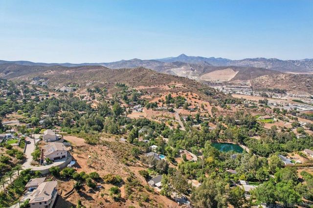 11810 Hi Ridge Rd, Lakeside, CA 92040