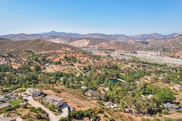 11810 Hi Ridge Rd, Lakeside, CA 92040