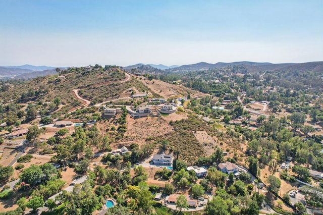 11810 Hi Ridge Rd, Lakeside, CA 92040