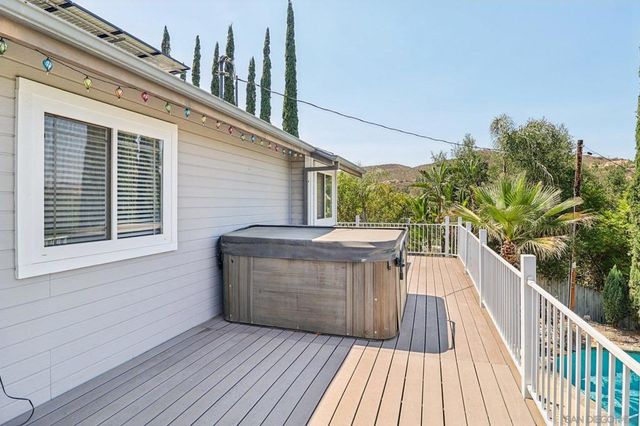 11810 Hi Ridge Rd, Lakeside, CA 92040