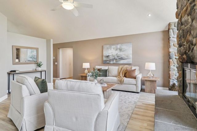 11810 Hi Ridge Rd, Lakeside, CA 92040