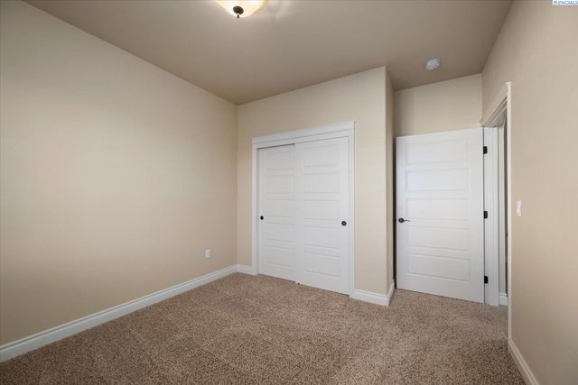 2818 Tuscanna Dr, Richland, WA 99354