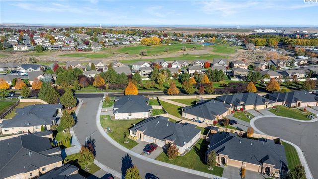 2818 Tuscanna Dr, Richland, WA 99354