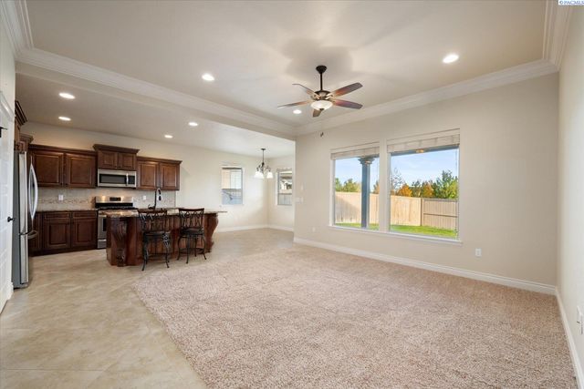 2818 Tuscanna Dr, Richland, WA 99354