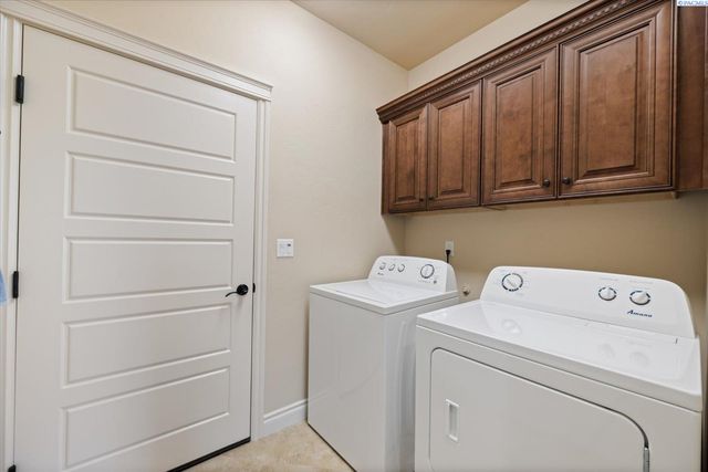 2818 Tuscanna Dr, Richland, WA 99354