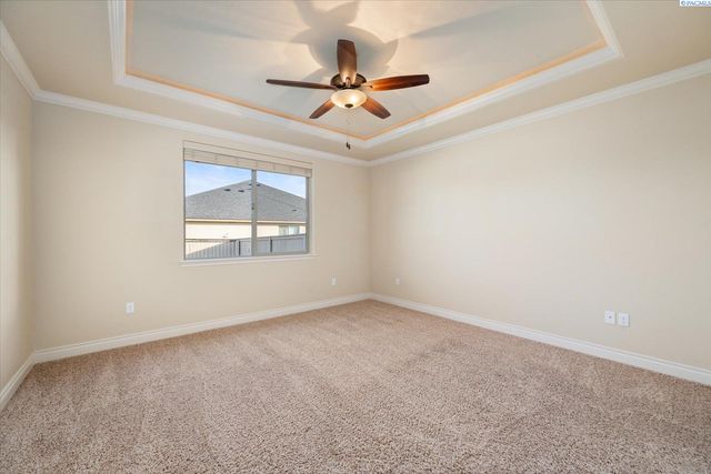 2818 Tuscanna Dr, Richland, WA 99354