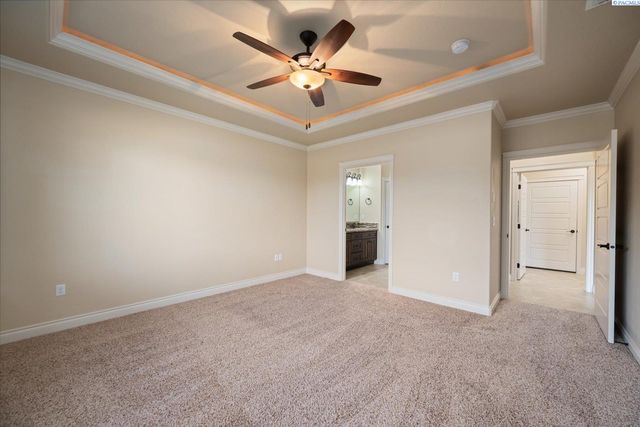 2818 Tuscanna Dr, Richland, WA 99354