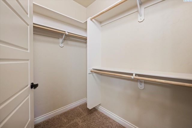 2818 Tuscanna Dr, Richland, WA 99354