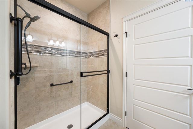 2818 Tuscanna Dr, Richland, WA 99354