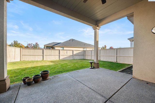 2818 Tuscanna Dr, Richland, WA 99354