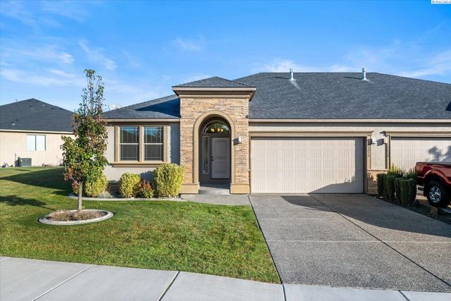 2818 Tuscanna Dr, Richland, WA 99354