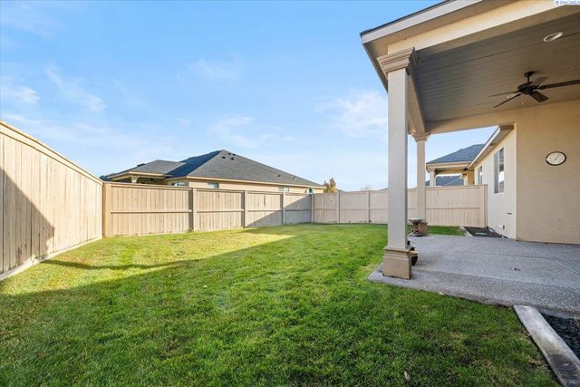 2818 Tuscanna Dr, Richland, WA 99354