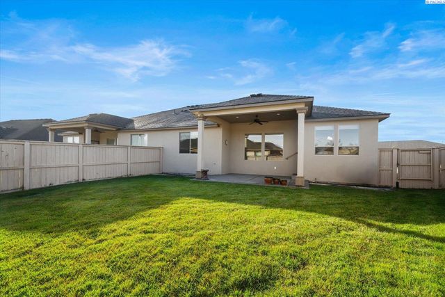 2818 Tuscanna Dr, Richland, WA 99354