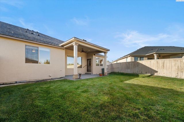 2818 Tuscanna Dr, Richland, WA 99354