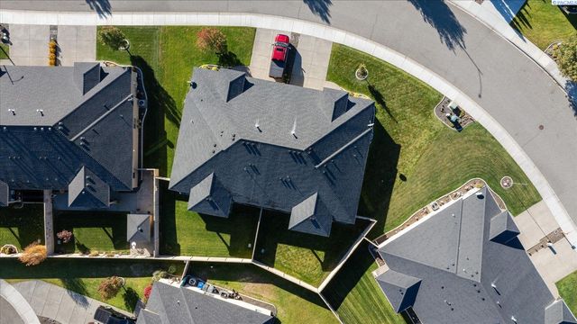 2818 Tuscanna Dr, Richland, WA 99354