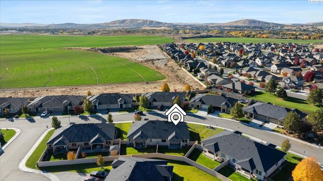 2818 Tuscanna Dr, Richland, WA 99354