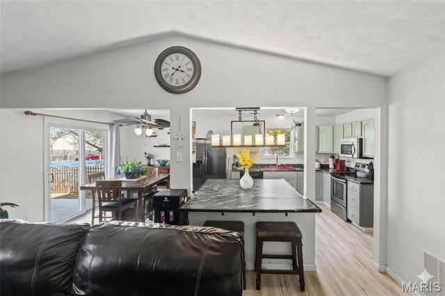 853 Mayfair Drive, Belleville, IL 62221