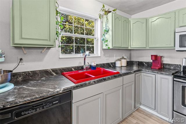 853 Mayfair Drive, Belleville, IL 62221