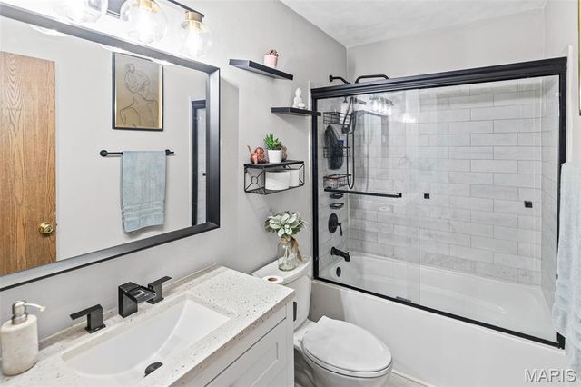 853 Mayfair Drive, Belleville, IL 62221