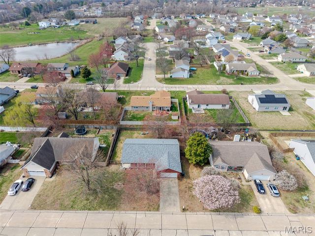 853 Mayfair Drive, Belleville, IL 62221