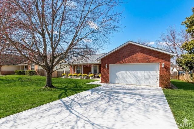 853 Mayfair Drive, Belleville, IL 62221