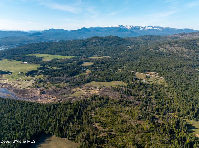 963 Irish RD, Sagle, ID 83860