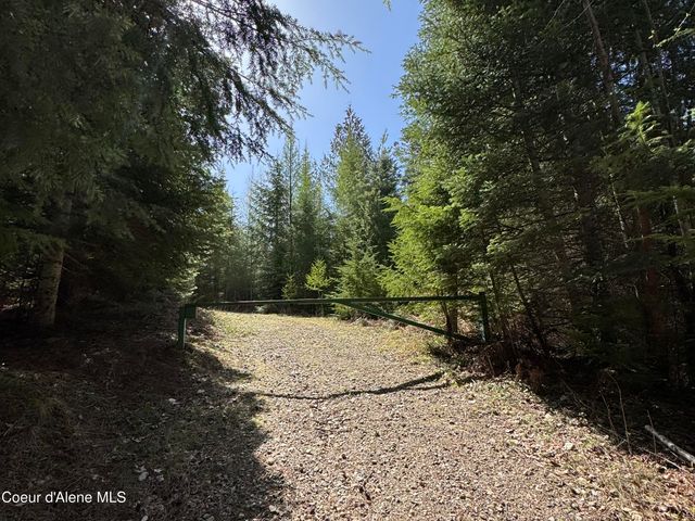 963 Irish RD, Sagle, ID 83860