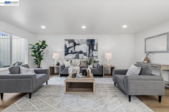 2203 Glenmount Dr, Pittsburg, CA 94565