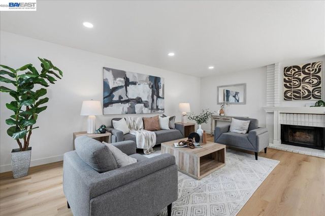2203 Glenmount Dr, Pittsburg, CA 94565