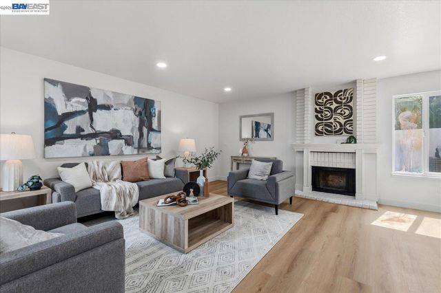 2203 Glenmount Dr, Pittsburg, CA 94565