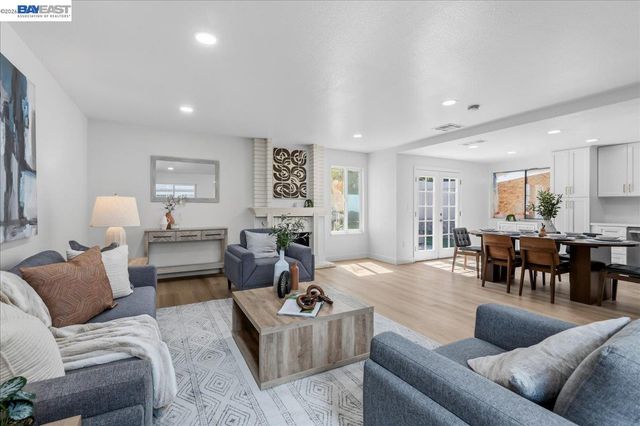 2203 Glenmount Dr, Pittsburg, CA 94565
