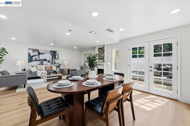 2203 Glenmount Dr, Pittsburg, CA 94565
