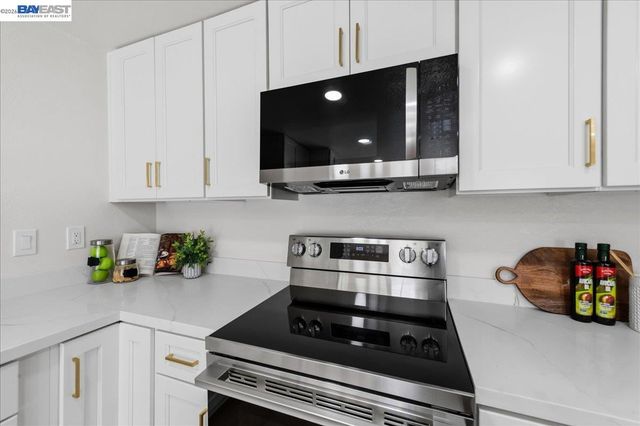 2203 Glenmount Dr, Pittsburg, CA 94565